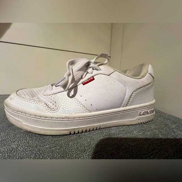 Levi's Shoes - Levi’s drive low top white shoes size 7